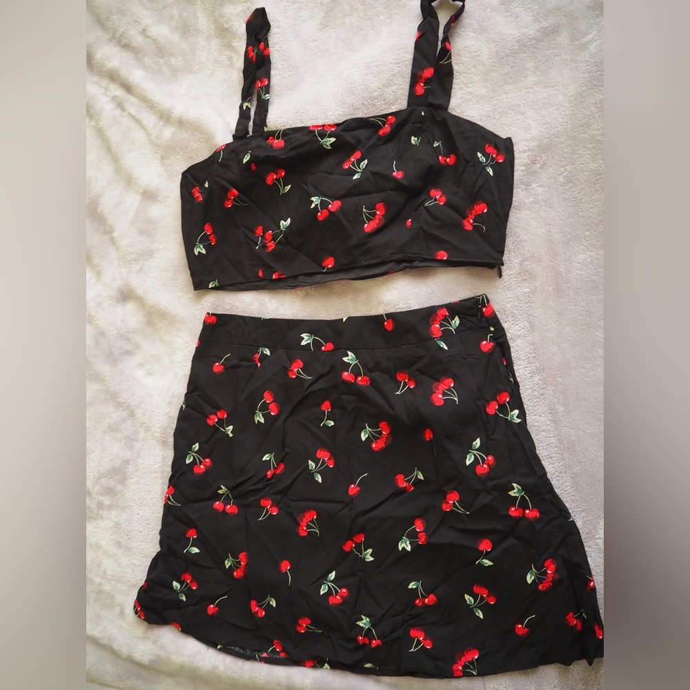 🍒 NWT Cherry love crop top / skirt set
